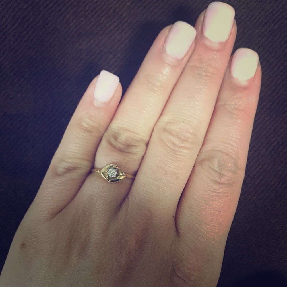 14k 1/8 carat diamond ring